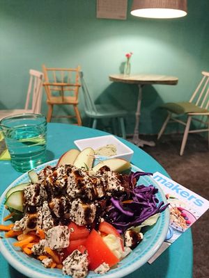 Tofu salad bowl at Makers Kahvila in Helsinki