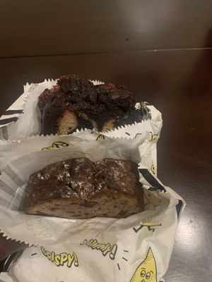 Banana bread with walnuts and chocolate and chocolate swirl cake  at Beatnic - Flatiron in New York City