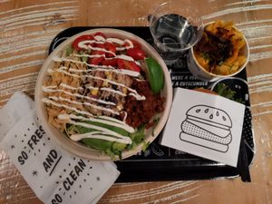 Taco salad, mac-n-cheese and burger at Beatnic - Flatiron in New York City