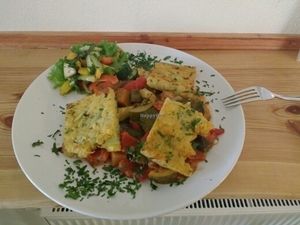 Brokkolipolenta mit Ratatouille  at Superfood in Halle