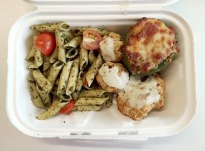 Veggie meal of the day: vegetable croquettes with gorgonzola sauce, pasta with basil and cherry tomatoes, stuffed green pepper (quinoa, carrot and green bean stuffing). Dessert was a churchill brigadeiro. at YoHoy in Escazu