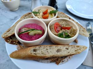 Oriente Medio at Le Pain Quotidien - Vicente Lopez in Buenos Aires