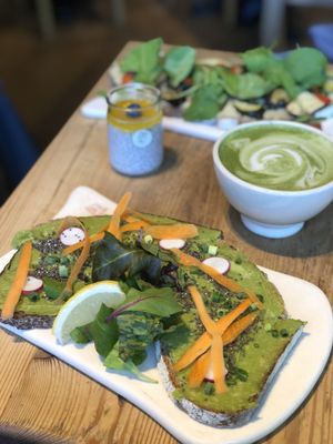 Giant avocado toast, matcha soy latte, chiapudding at Le Pain Quotidien - Shibakouen in Tokyo
