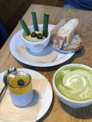 Small hummus plate for 350¥ (background) at Le Pain Quotidien - Shibakouen in Tokyo