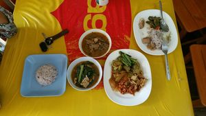 sampler dishes at Jay Khang Wat in Lamphun