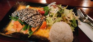 Vegan duck in crispy sesame and mango sauce at Chay Umi in Berlin