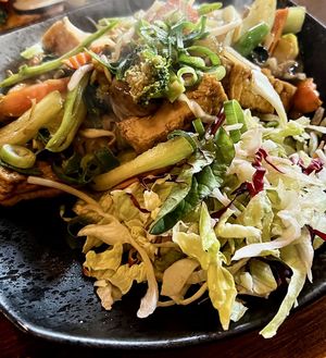 Rice noodles with crispy tofu cubes and mixed vegetables in hoisin-like sauce  at Chay Umi in Berlin