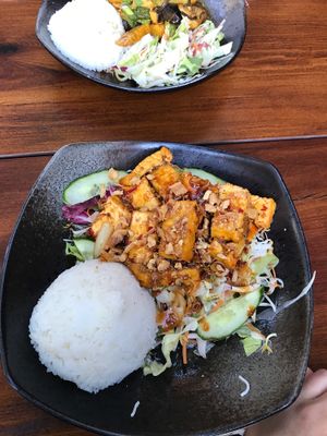 Spicy tofu with salad and rice   at Chay Umi in Berlin