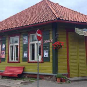 Cafe at Rohelise Maja Pood ja Kohvik in Viljandi
