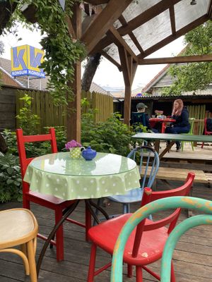 Terrace at Rohelise Maja Pood ja Kohvik in Viljandi