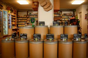 unverpackt einkaufen - refill station - en vrac at vlinder.bio in Solothurn