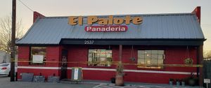 Yellow tape: Stay away from the building at El Palote Panaderia in Dallas
