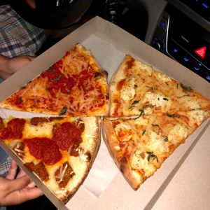 Vegan pizza  at That Pizza Place in Levittown