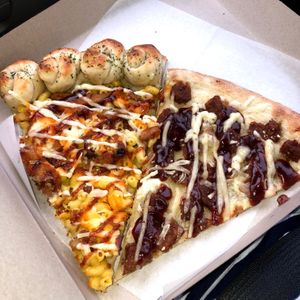 Vegan pizza  at That Pizza Place in Levittown