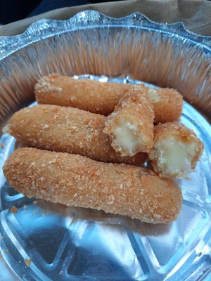 Vegan mozzarella sticks at That Pizza Place in Levittown