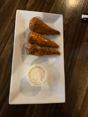 Buffalo drumsticks  at That Pizza Place in Levittown