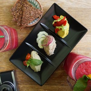 Antipasti, raw crackers and smoothies  at Veg Art Natural Food in La Palma