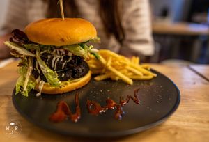 Cheeseburger at Nagev in Evandale