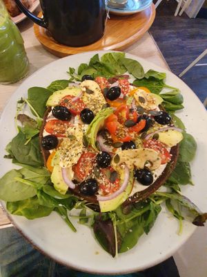 Raw pizza at Paradise Plantbased in North West London