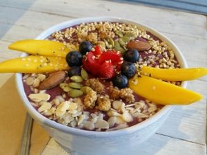 berry smoothie bowl at Paradise Plantbased in North West London