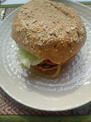 burger of the day at Raw - Comida & Granel in Porto