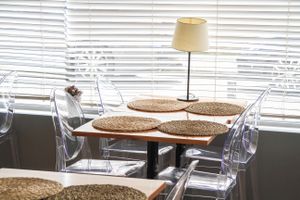 Comfortable ambiance at Raw - Comida & Granel in Porto