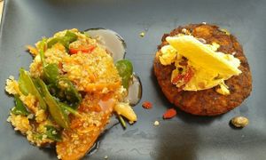 Vegan burger + quinoa at All You Eat is Love in Barcelona