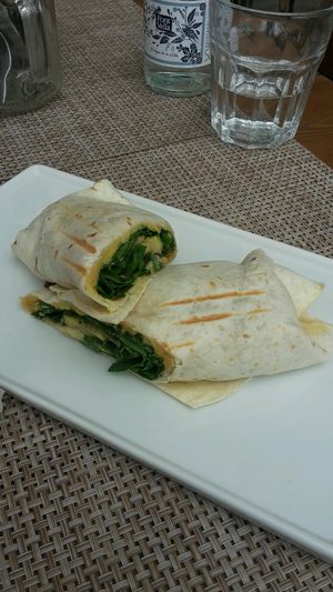 Zucchini-Hummus-Wrap at All You Eat is Love in Barcelona