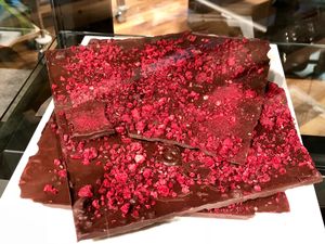 vegan raspberry chocolate at Naturkostbar in Bern