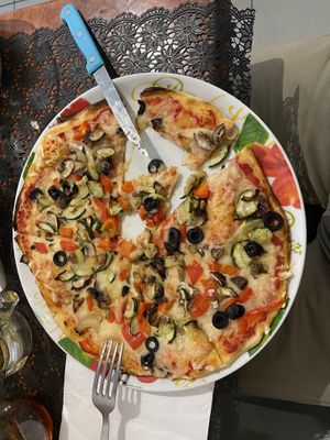 Sin esquinas de pan. Enteramente suculenta y consumible.  at Pizzeria Pasta Da Nando in Perpignan