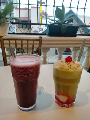 Del Moro y Cherry Matcha at De Aca in San Jose