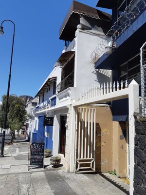 Approach from Avenida 9 at De Aca in San Jose