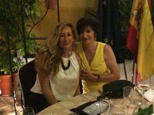 Amjagas disfrutando de la cena at Suspiros de Sefarad in Malaga