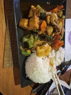Vegan cashew tofu   at Bangkok Happy Bowl in Koloa