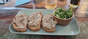 Wannabe tuna spread with bread at Vegan Kiosk in Bratislava