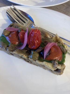 Pate di melanzane con pomodori arrosto   at Mamabeach in Olbia