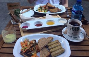 Two vegan fry-ups (seitan or sausages) at Organic's in Sevilla