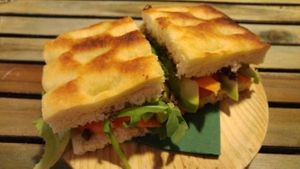 Focaccia vegana at Embolic in Cadaques
