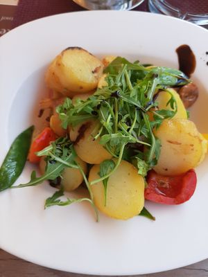 Gemüsegröstl mit Tofu at Rathauskeller - Der Melker Gasthof  in Melk