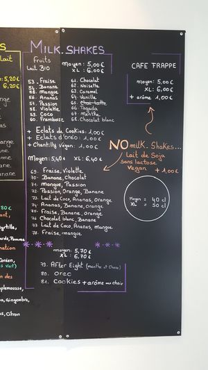 Menu milkshakes vegan at 100% Le Bar a Jus in Colmar