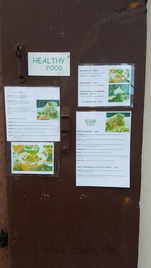 Vegan menu at 100% Le Bar a Jus in Colmar