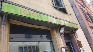 100% le bar a jus at 100% Le Bar a Jus in Colmar