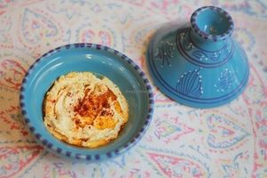 Hummus tasting at Tahini Tienda Vegana in Villa De Leyva