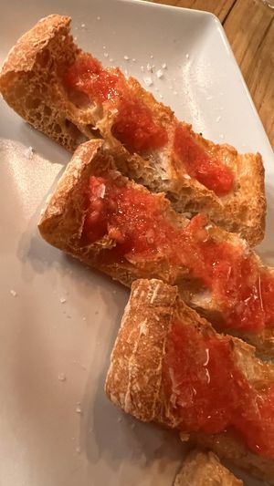 Pan con tomate   at Gusto Ristobar in Sevilla