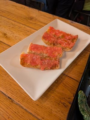 Pan Con Tomate at Gusto Ristobar in Sevilla