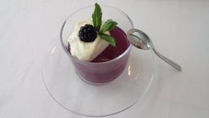 Gelatina de hibiscus at Arc Iris - Gran Via Carles in Barcelona