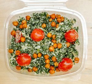 ale Caesar Bowl!
Made with kale, crispy BBQ chickpeas and cherry tomatoes, served with creamy cashew Caesar dressing. at Raw Press in South West London