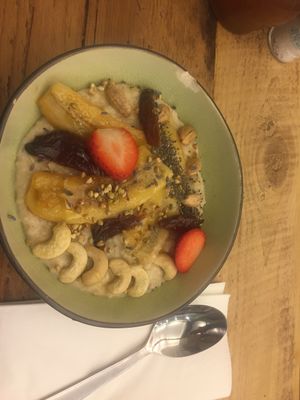 Porridge aux bananes caramélisées  at Eat Me by L'Inattendu-e in 