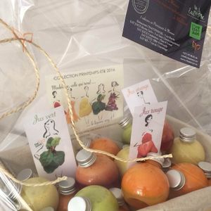 Fioles de jus de fruits et légumes  at Eat Me by L'Inattendu-e in 