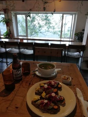 bruschetta & spinach soup at Tandana in Quito